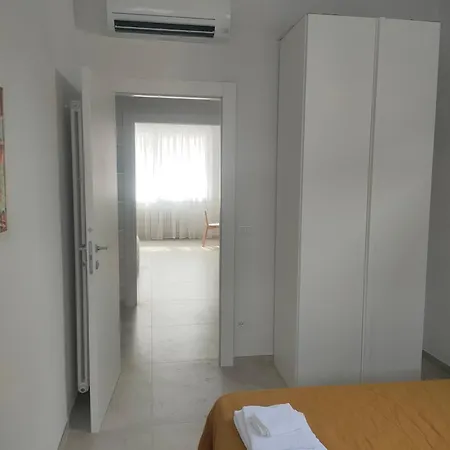 Nuova Casa Marina Di * Carrara